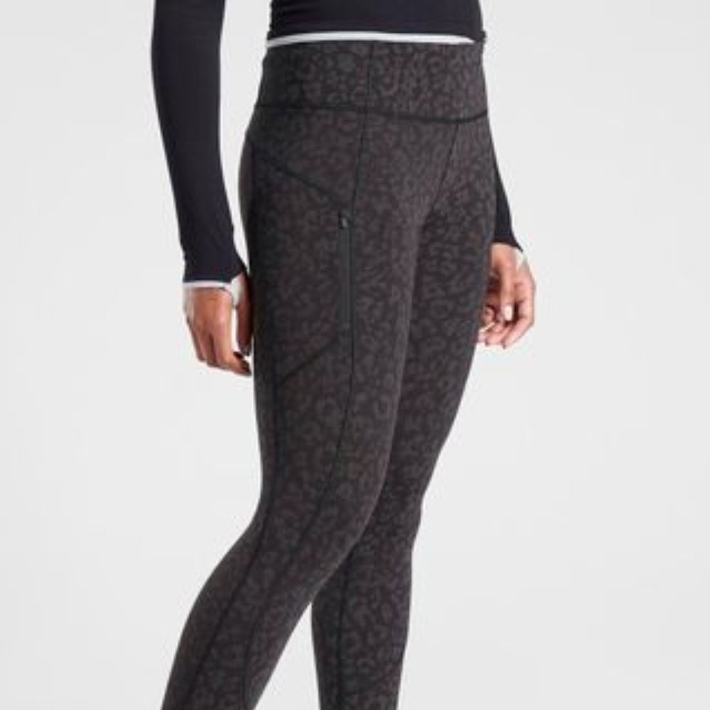 Athleta Rainier Reflective Tight black M leopard cheetah animal print